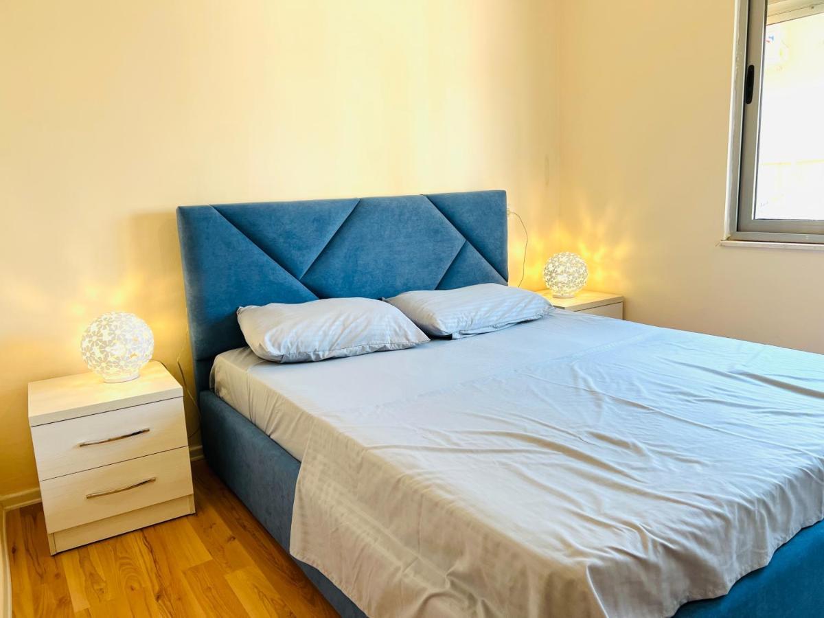 Blue City Apartment Дуррес Экстерьер фото